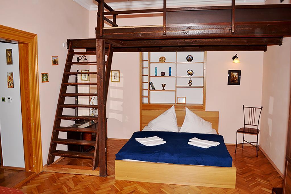 Retro Ruterra Flat * Prag